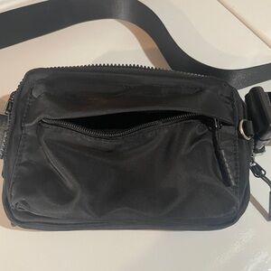 Crossbody bag. Three compartments